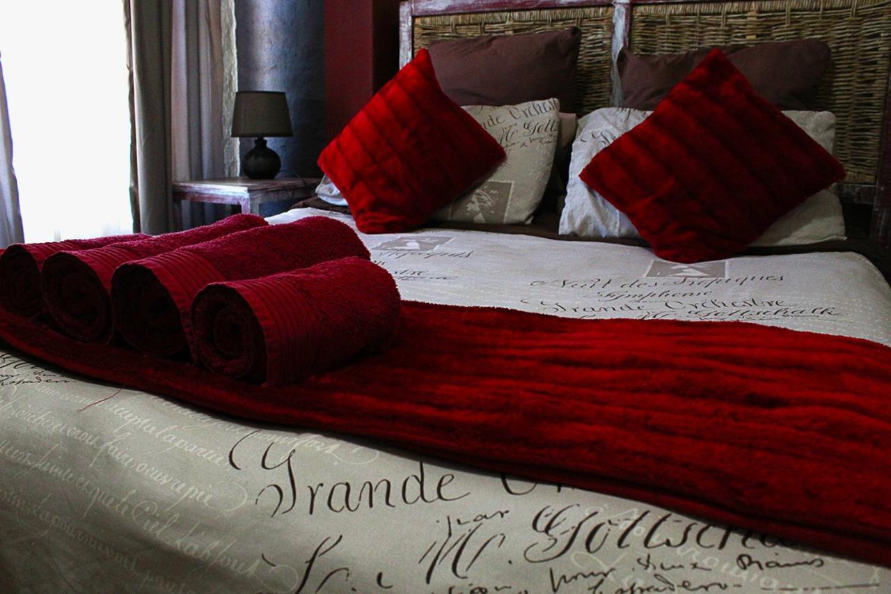 African Adventures Accommodation เดอร์บันวิลล์ ภายนอก รูปภาพ