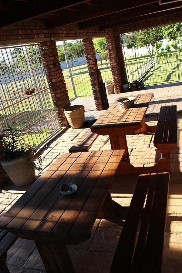 African Adventures Accommodation เดอร์บันวิลล์ ภายนอก รูปภาพ