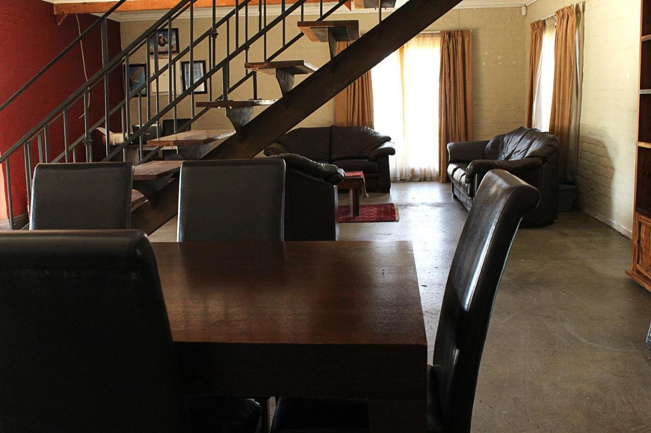 African Adventures Accommodation เดอร์บันวิลล์ ภายนอก รูปภาพ